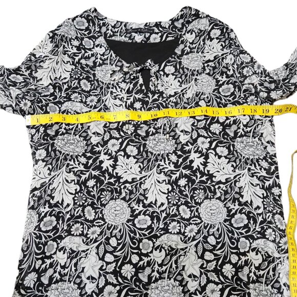 Rose & Olive Black White Floral Print Flowy Midi Shift Drop Waist Dress Size M - Picture 7 of 8